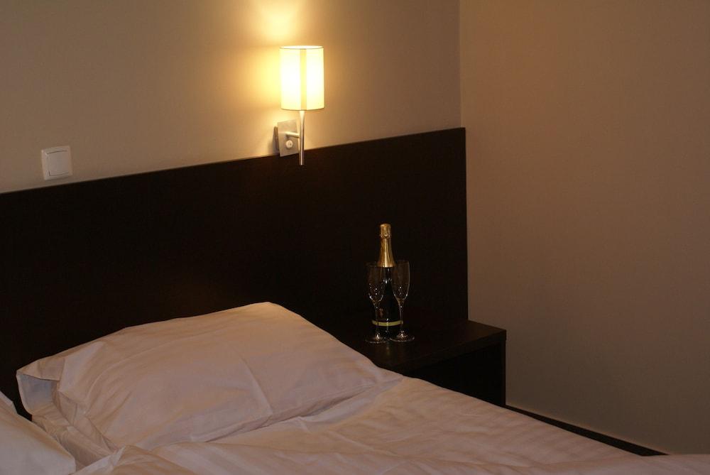 Hotel Prunk Сежана Екстериор снимка