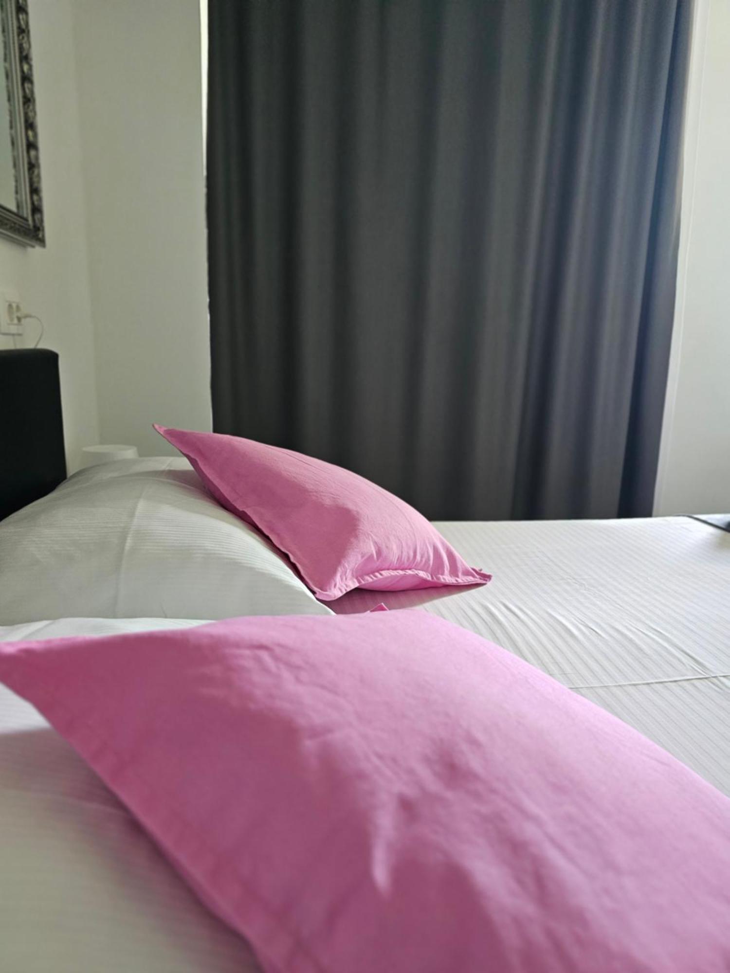 Hotel Prunk Сежана Екстериор снимка