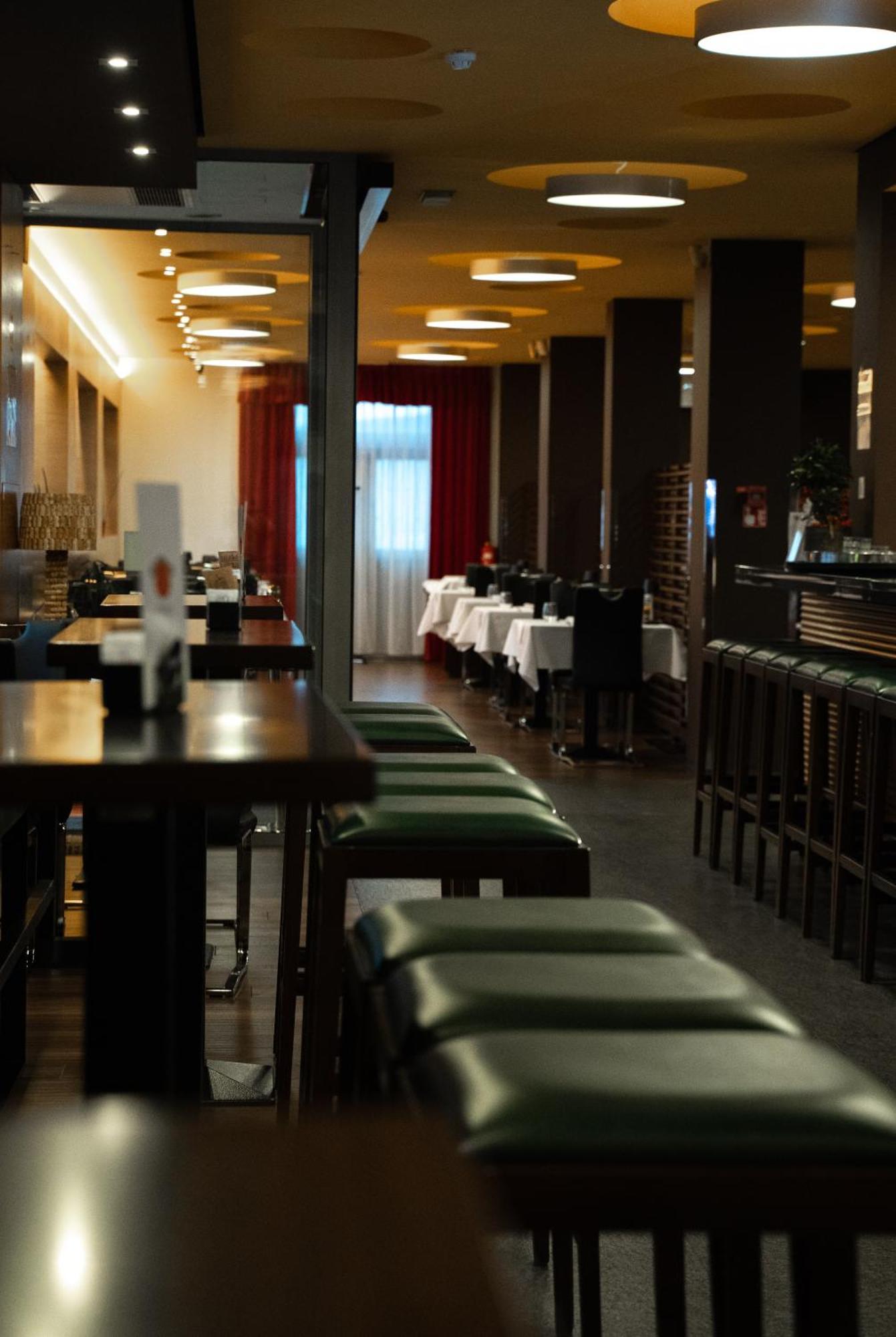Hotel Prunk Сежана Екстериор снимка